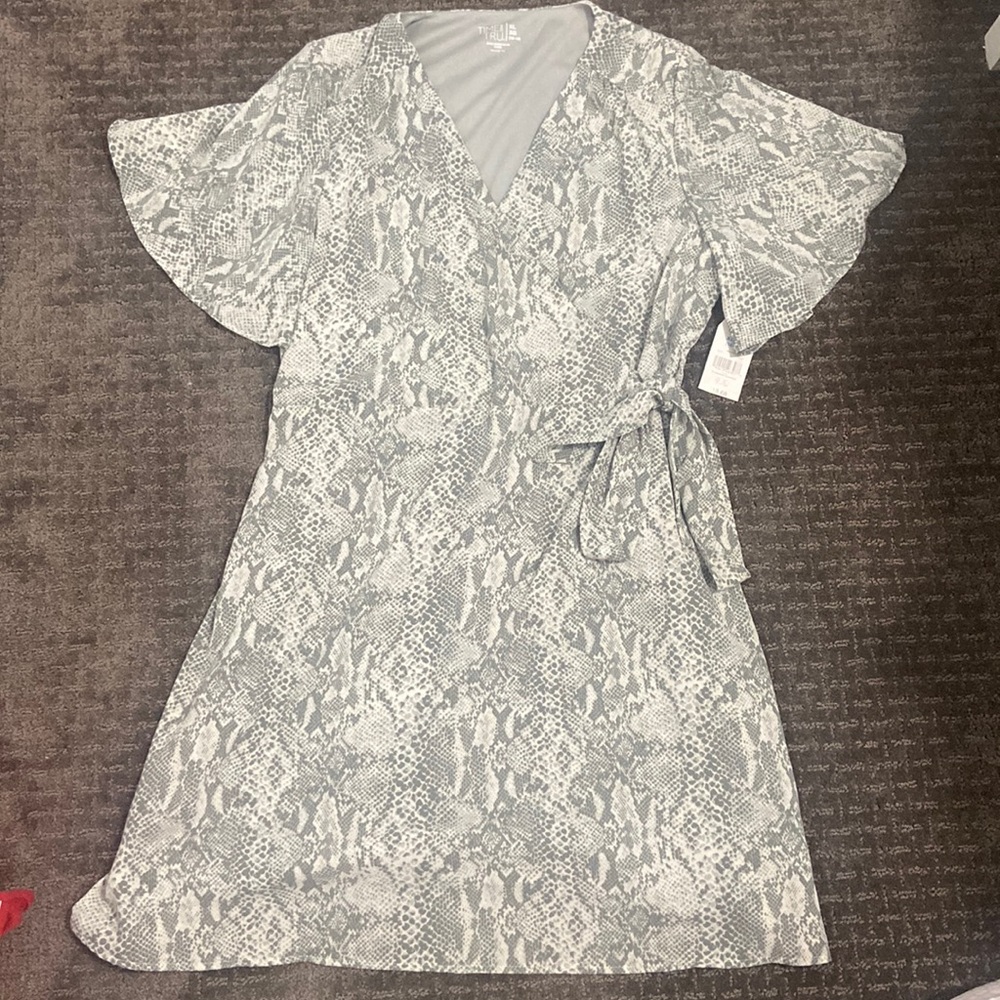 Snake print V neckline dress